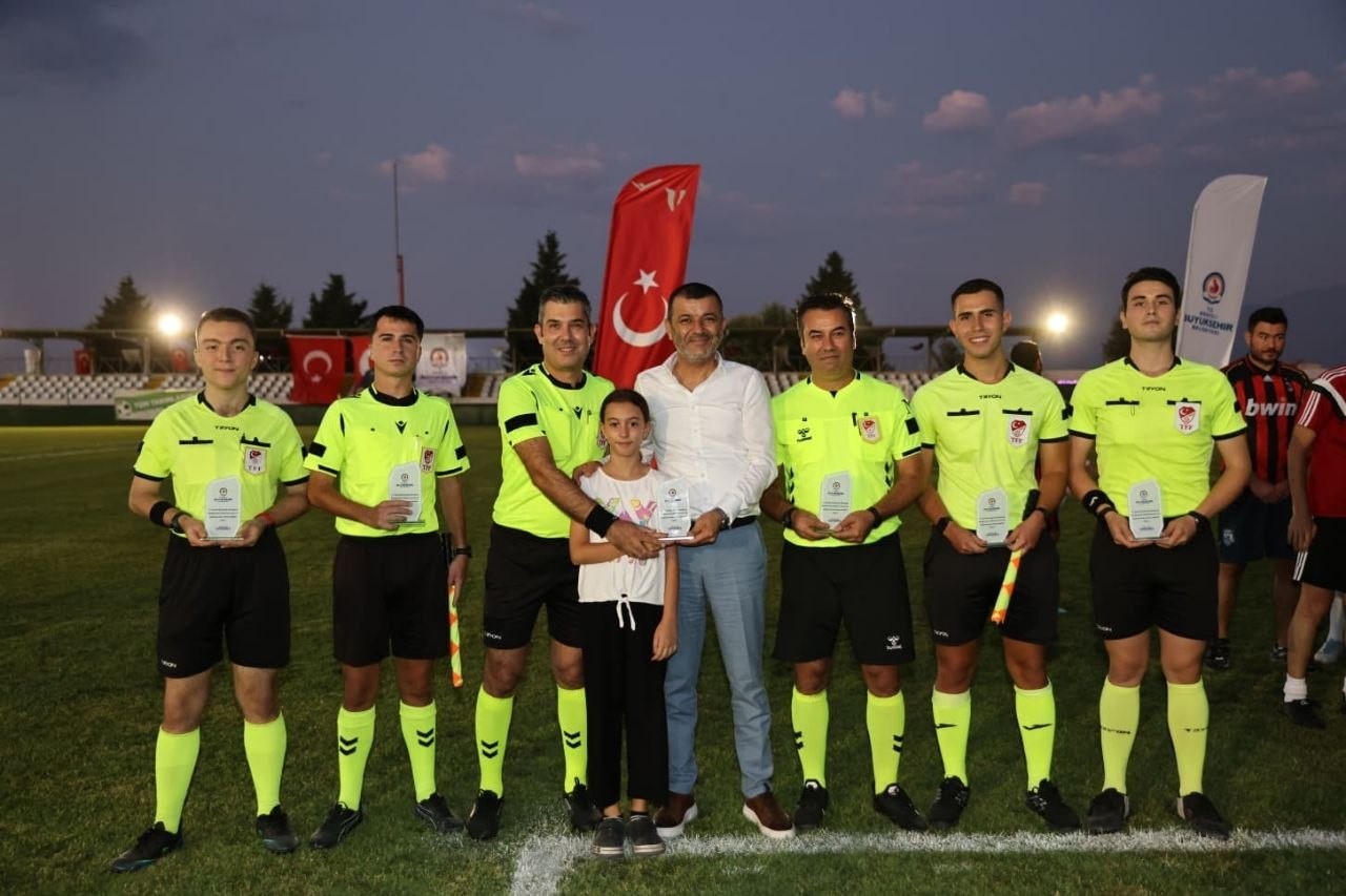 Denizli Büyükşehir Futbol Turnuvası kupalar sahiplerini buldu