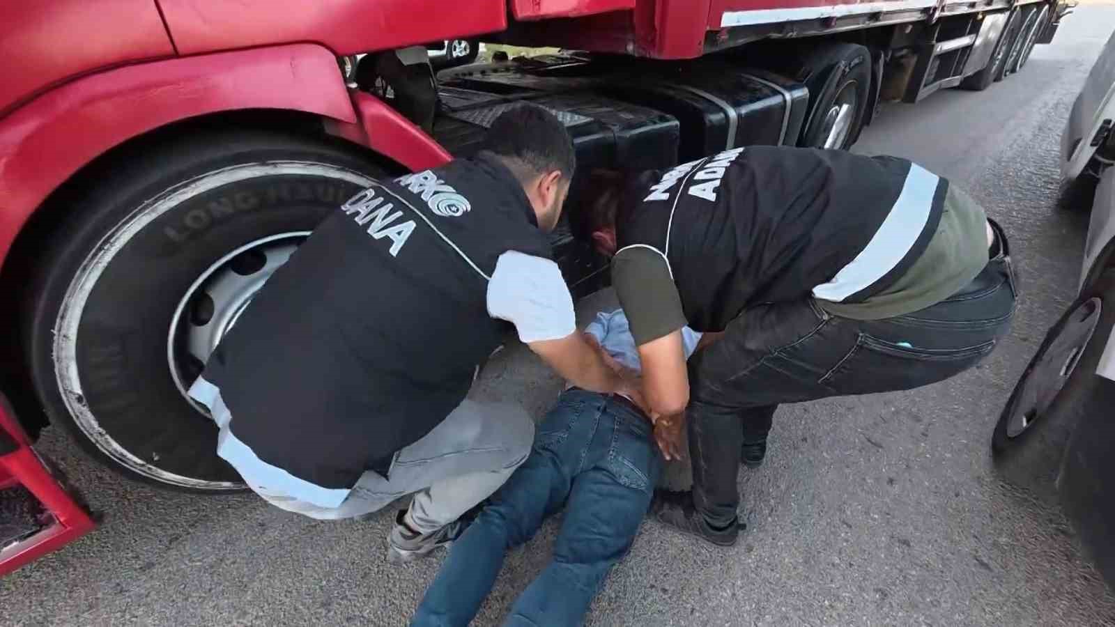 Adana’da 408 bin 235 uyuşturucu hap ele geçirildi