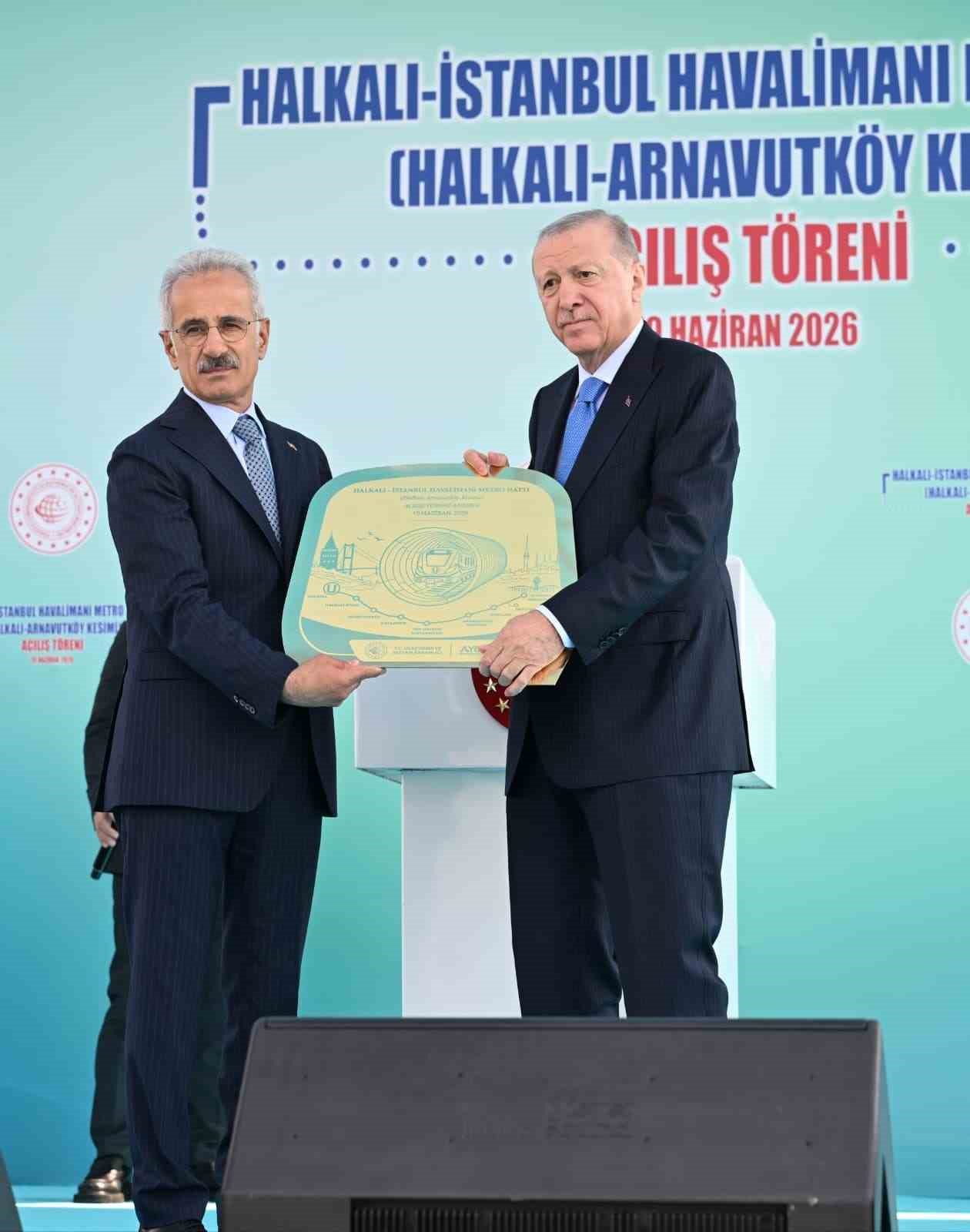 Bakan Uraloğlu: "Bakanlığımızca İstanbul’a kazandırılan toplam raylı sistem hattı uzunluğu 180 kilometreye ulaştı"