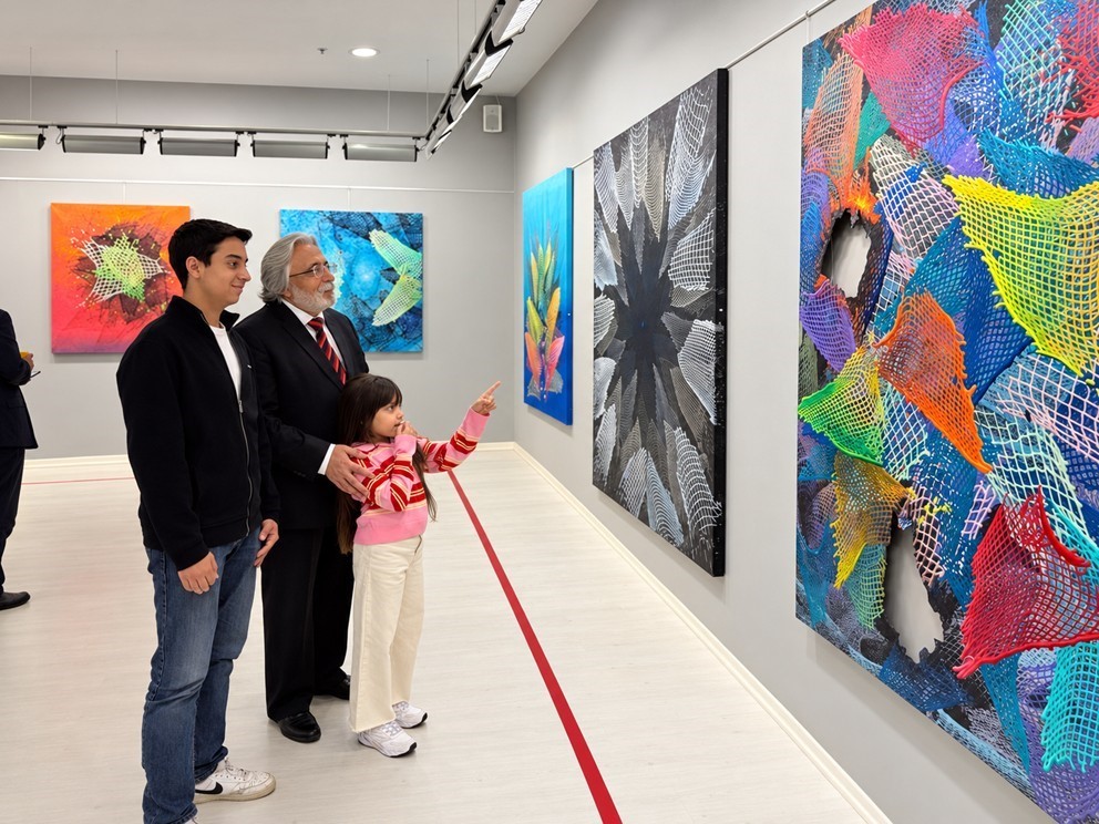 RESSAM ALİ İRGİN, SANKO SANAT GALERİSİNDE "SONSUZLUK AĞLARI" TEMALI RESİM SERGİSİ AÇTI.