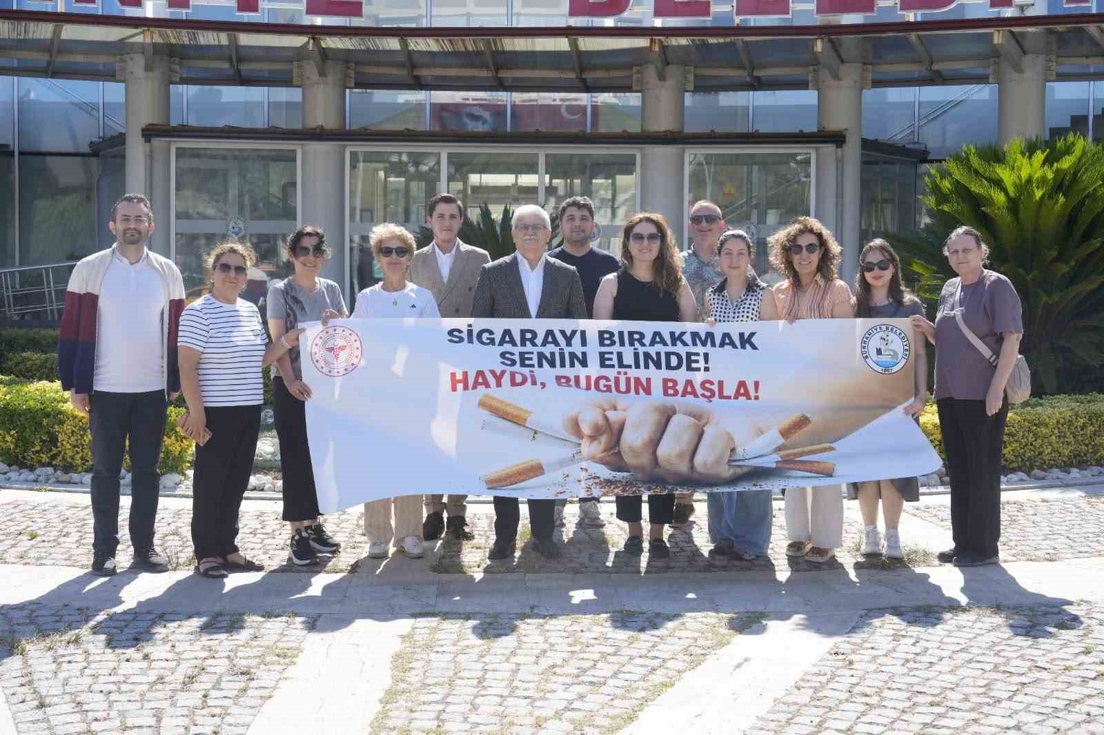 Burhaniye’de bağımlılıkla mücadelede farkındalık afişleri tanıtıldı