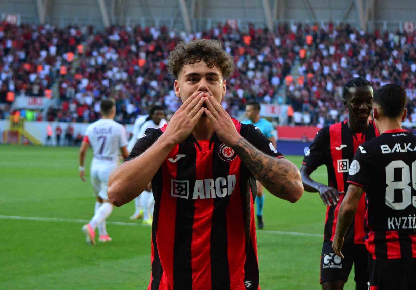 Trendyol Süper Lig: Çorum FK: 2 - Eyüpspor: 0 (İlk yarı)