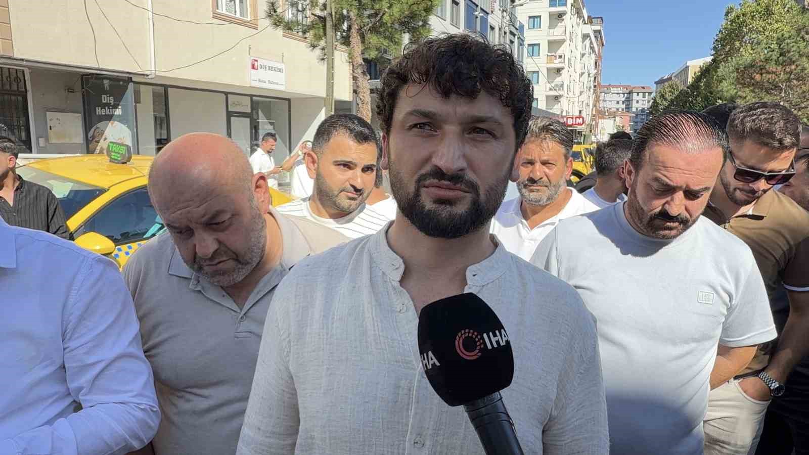 Sultanbeyli’de korsan taksi tartışması bıçaklı kavgaya dönüştü: 2 yaralı
