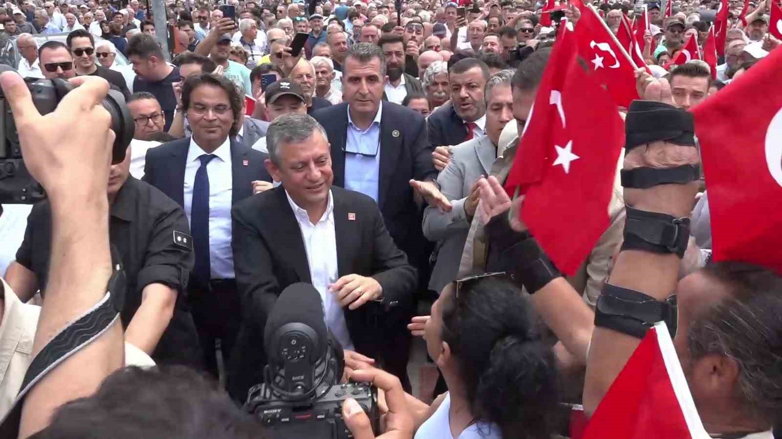 CHP Grup Başkanı Özgür Özel vatandaşlara seslendi