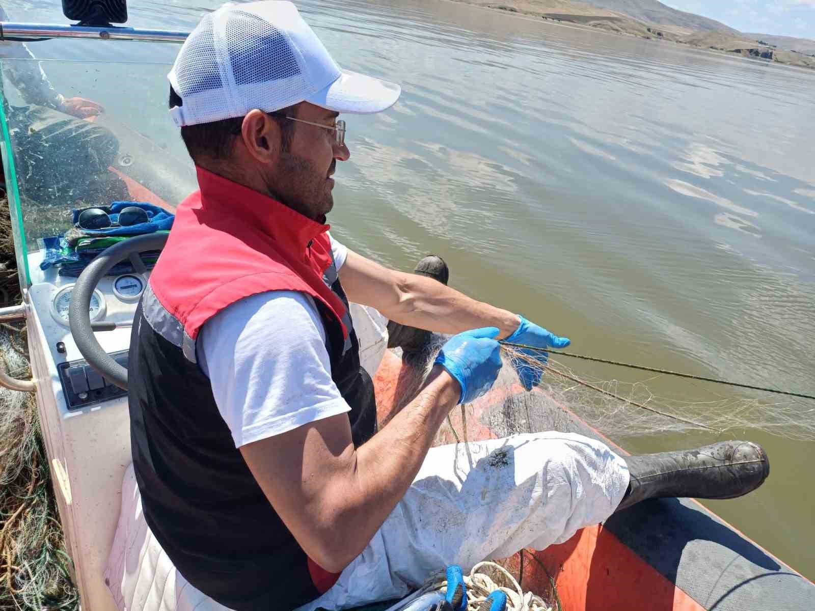Çorum'da 3 bin 100 metre hayalet ağ ele geçirildi