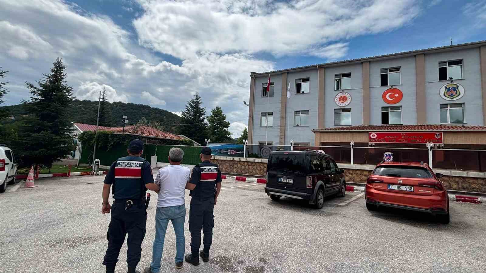 Bilecik'te 2 yıl 2 ay 20 gün hapis cezası bulunan şahıs yakalandı