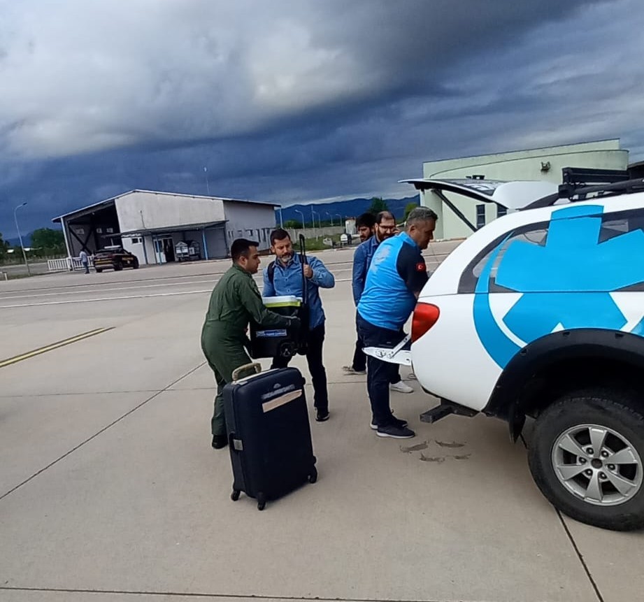 Ambulans uçakla Samsun'dan Ankara'ya 1 karaciğer ve 2 böbrek grefti ulaştırıldı