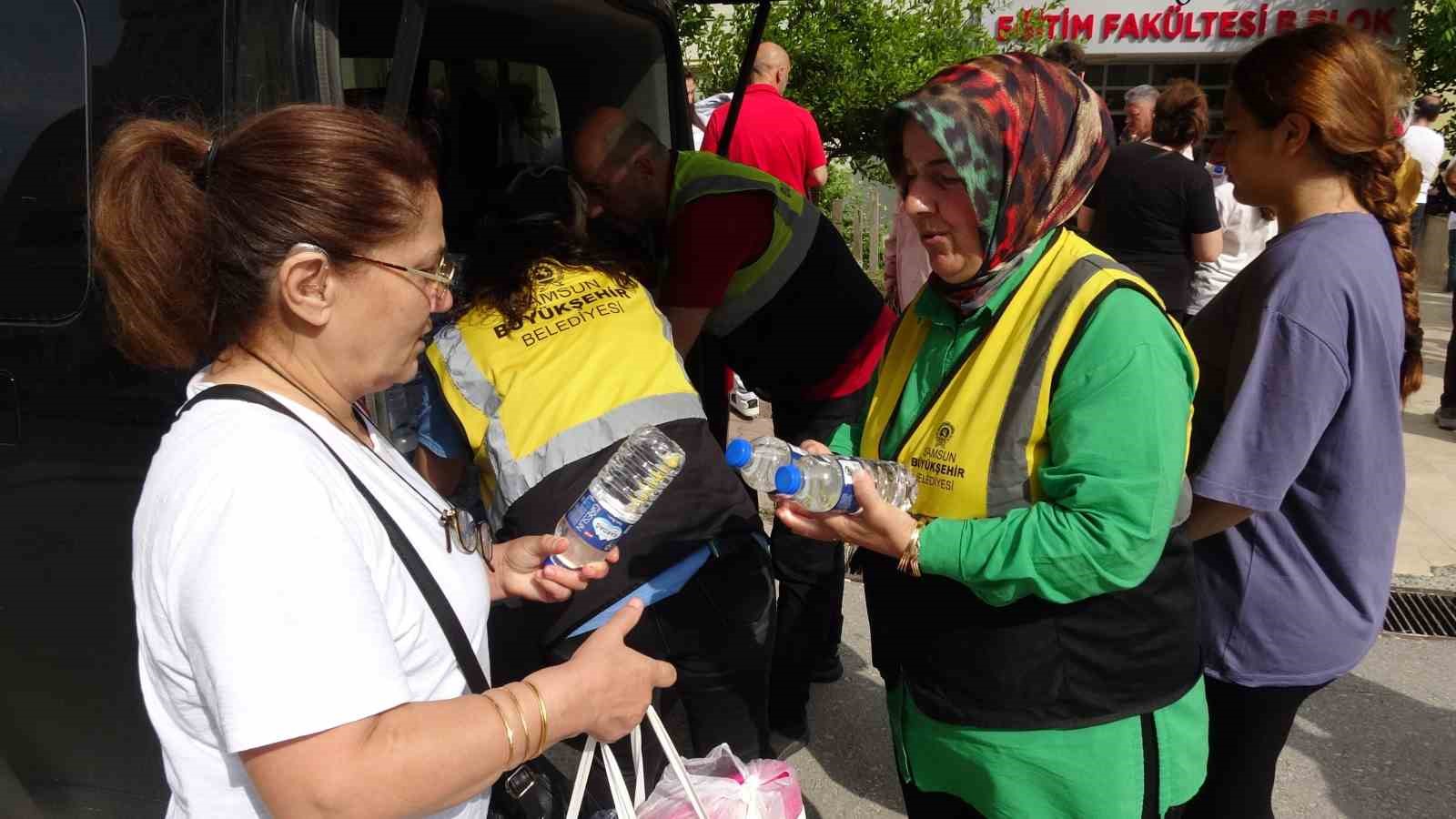 YKS’de son dakika yarışı: Kimi saniyelerle yetişti, kimi kapıda kaldı