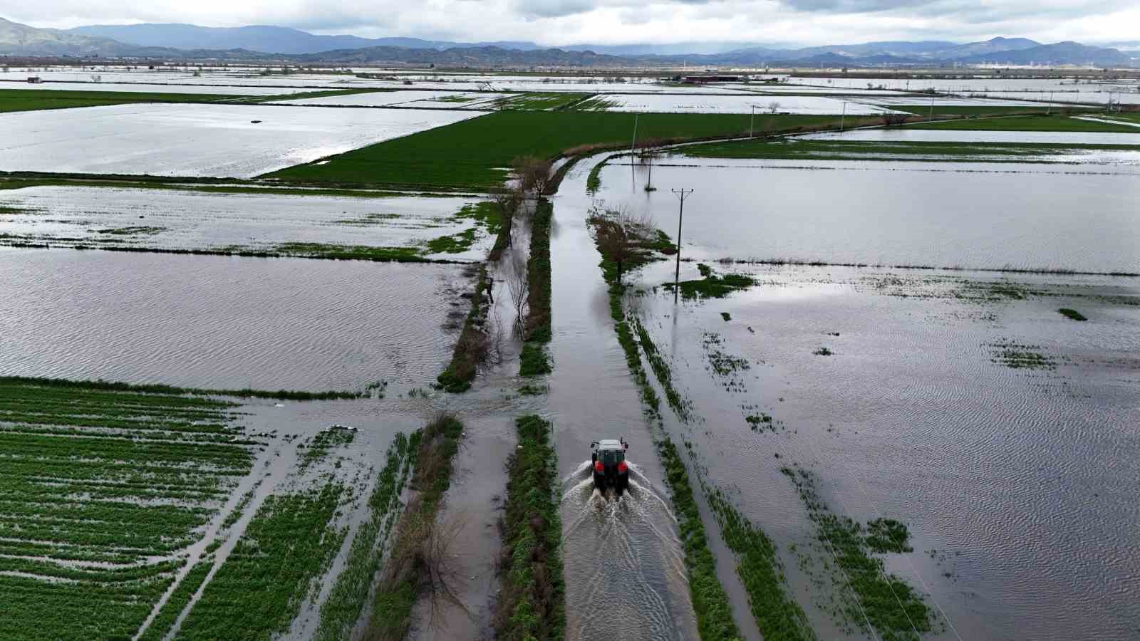 (ARŞİV FOTO) - AYDIN'DA ŞUBAT AYINDA BÜYÜK MENDERES NEHRİ’NİN TAŞMASI SONUCU ÇOK SAYIDA TARIM ARAZİSİNİN SULAR ALTINDA KALDIĞI TATARLAR BÖLGESİ’NDE, TAŞKINDAN 8 AY SONRA İL VE İLÇE TARIM EKİPLERİ TARAFINDAN İNCELEME YAPILARAK BÖLGEDEKİ SON DURUM DEĞERLENDİRİLDİ.