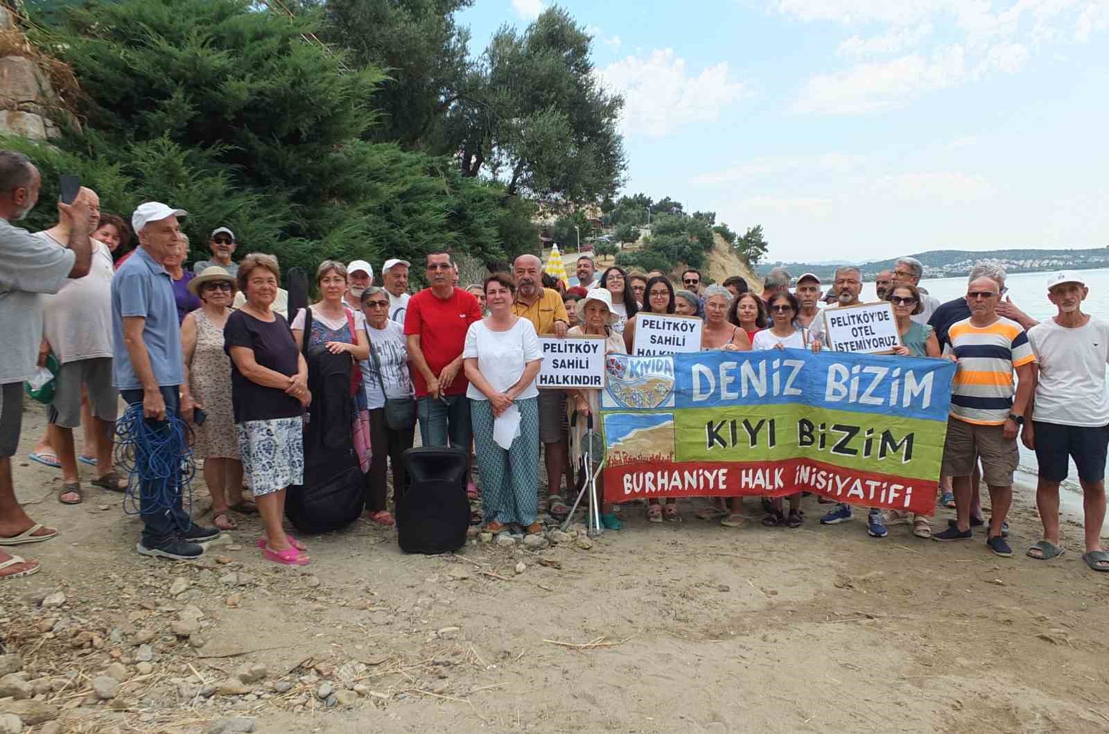 Balıkesir'de vatandaşlar kıyı işgaline tepki gösterdi