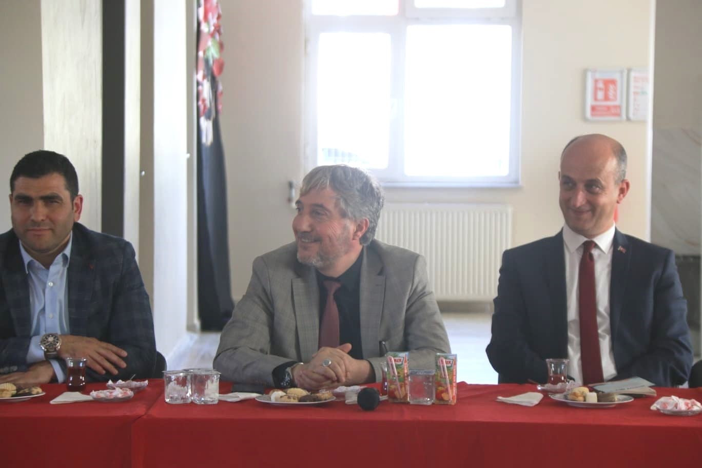 İl Milli Eğitim Müdürü Yılmaz, Hisarcık’ta kitap söyleşisine katıldı