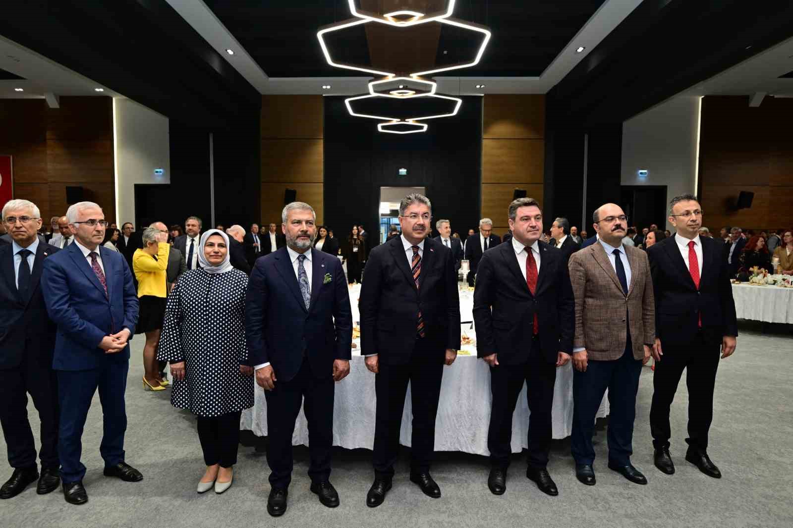 Vali Yılmaz Eskişehir Sempozyumu Gala Yemeği'ne katıldı