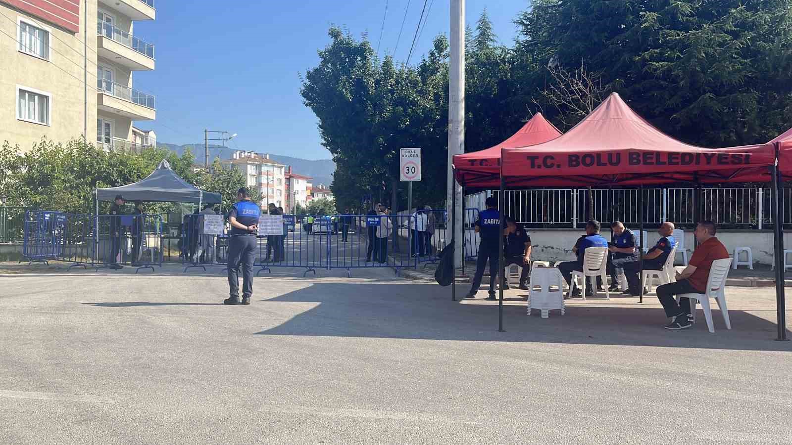 Bolu'daki 'rüşvet ve irtikap' davasında zincir market ve ruhsat iddiaları ele alındı