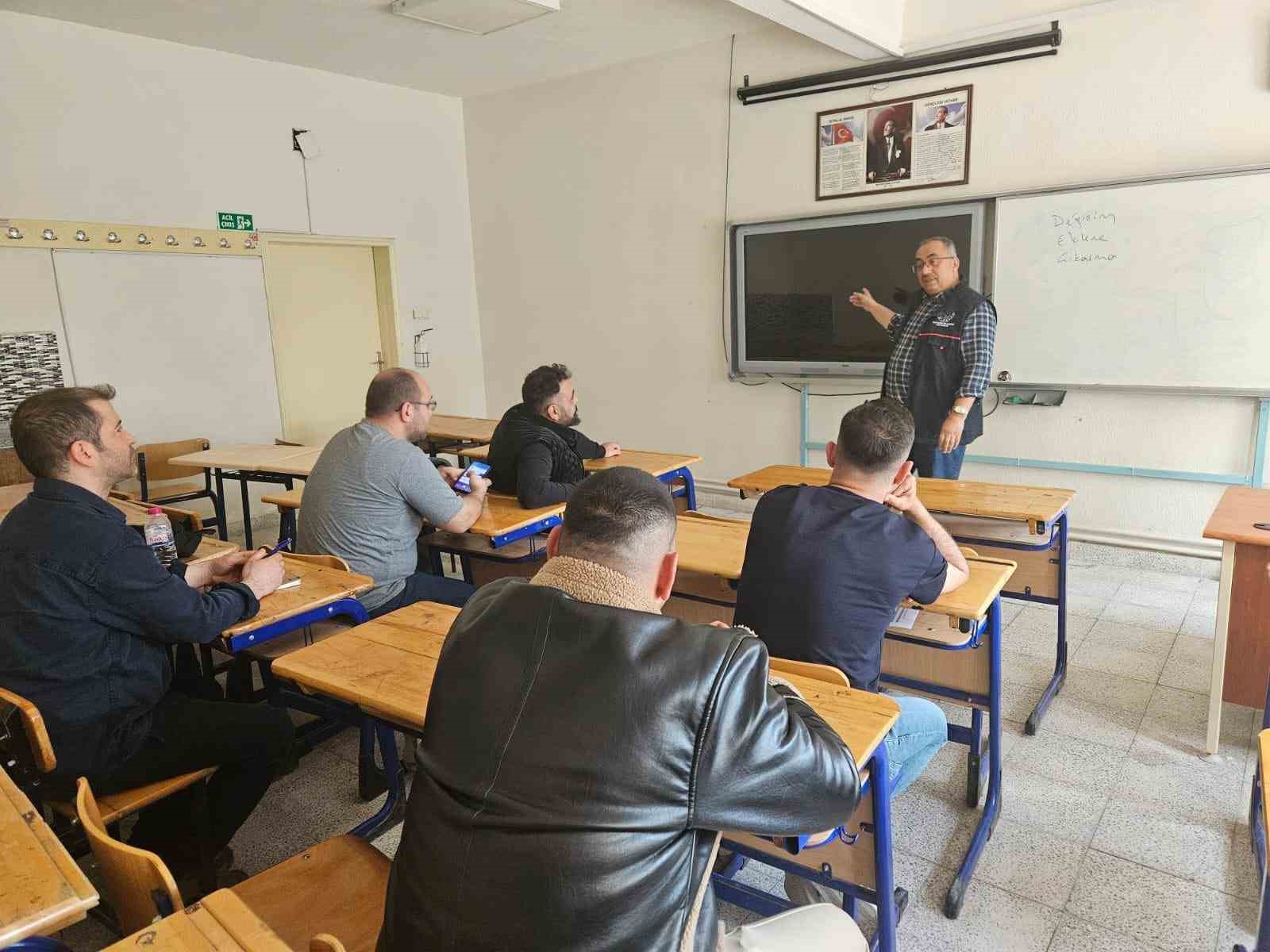 Emet'te 'Kurban Kesim Elemanı' kursu