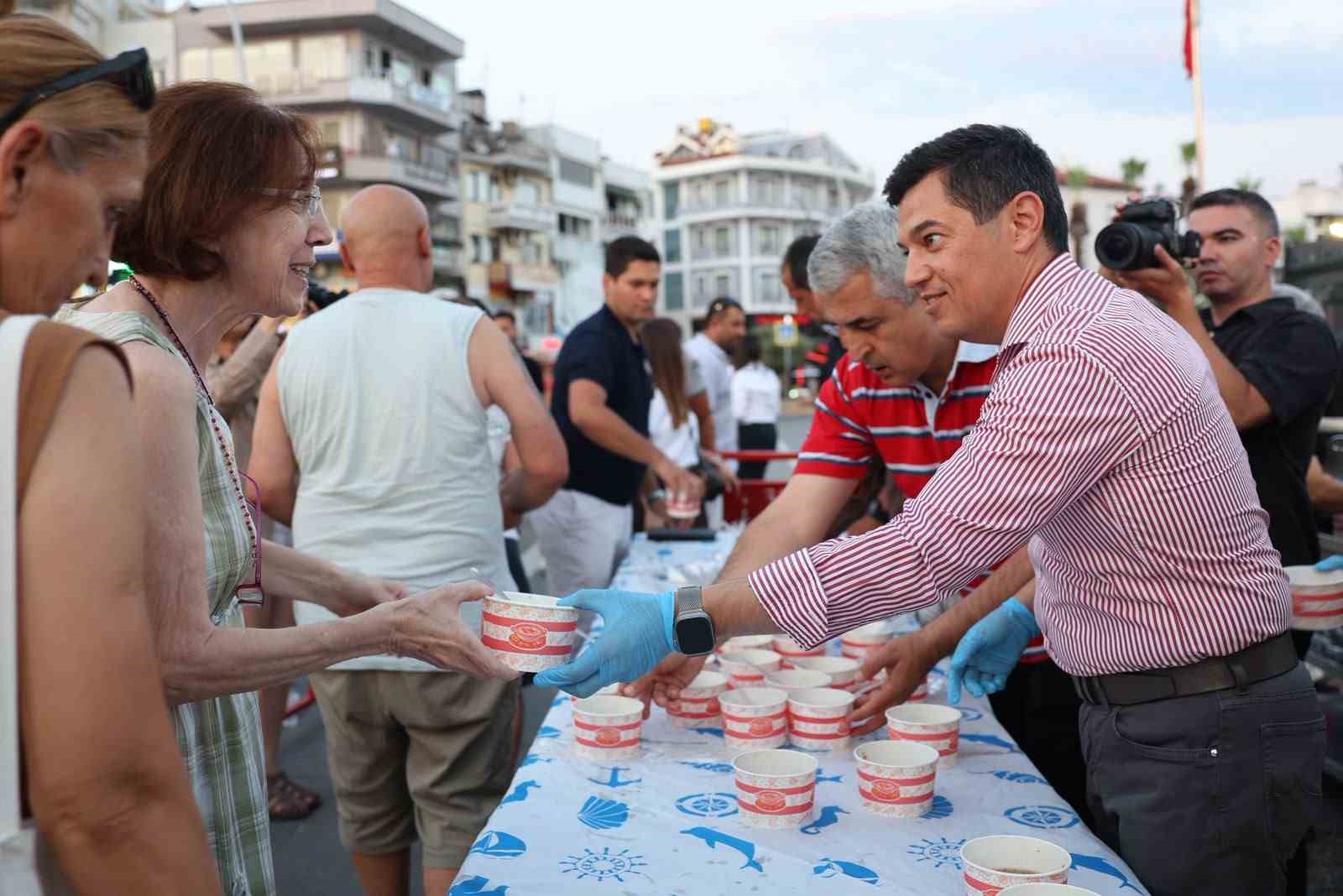Marmaris Belediyesi'nden 2 bin kişilik aşure hayrı