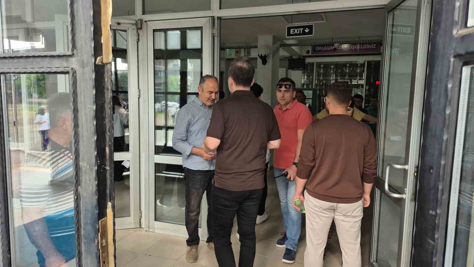 Düzce 9 binden fazla öğrenci sınavda ter döküyor