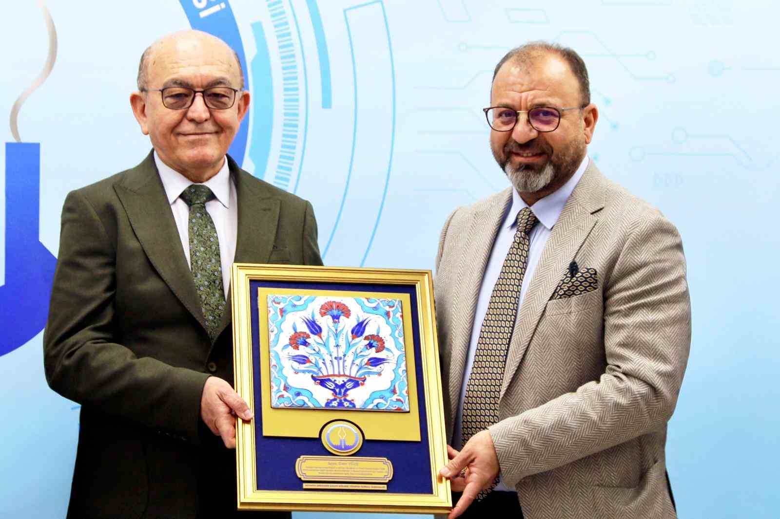 Kütahya OSB'de Emin Yüce görevine veda etti
