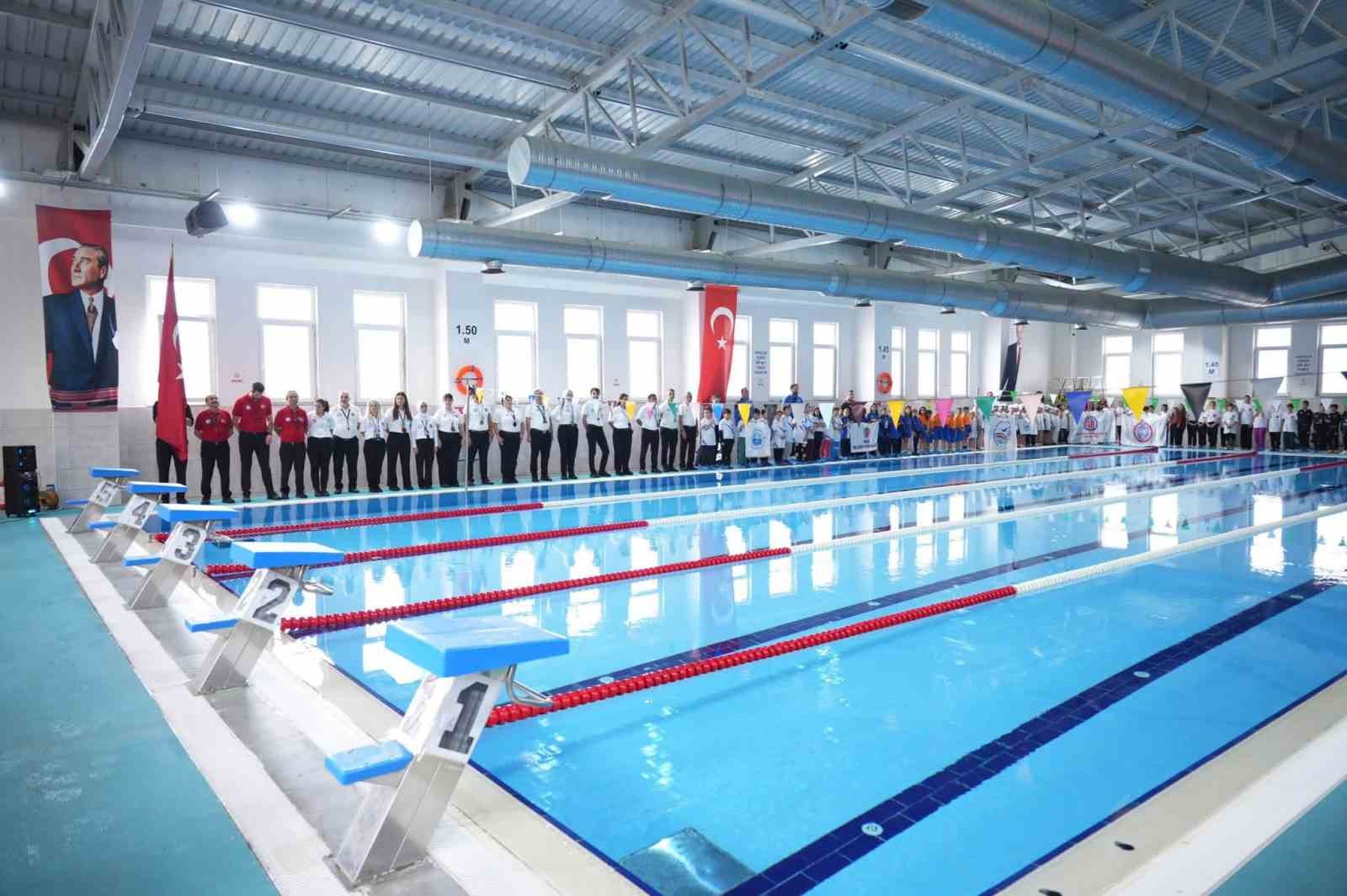 CUMHURİYET KUPASI YÜZME YARIŞLARI YENİŞEHİR’DE DÜZENLENDİ