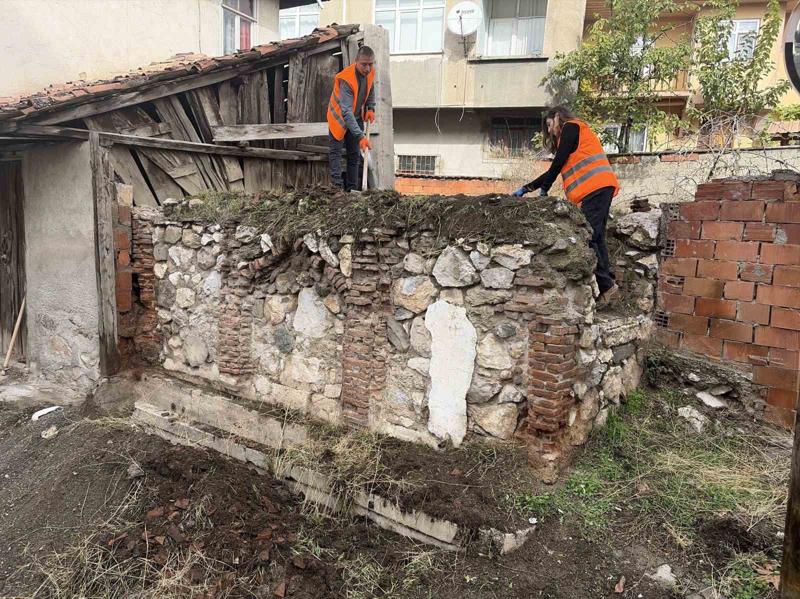 TOSYA BELEDİYESİ TARAFINDAN 18.-19. YÜZYILA DAYANAN TARİHİ ÇEŞMEDE RESTORASYON ÇALIŞMASI YÜRÜTEREK, YENİDEN AYAĞA KALDIRILMASI HEDEFLENİYOR.