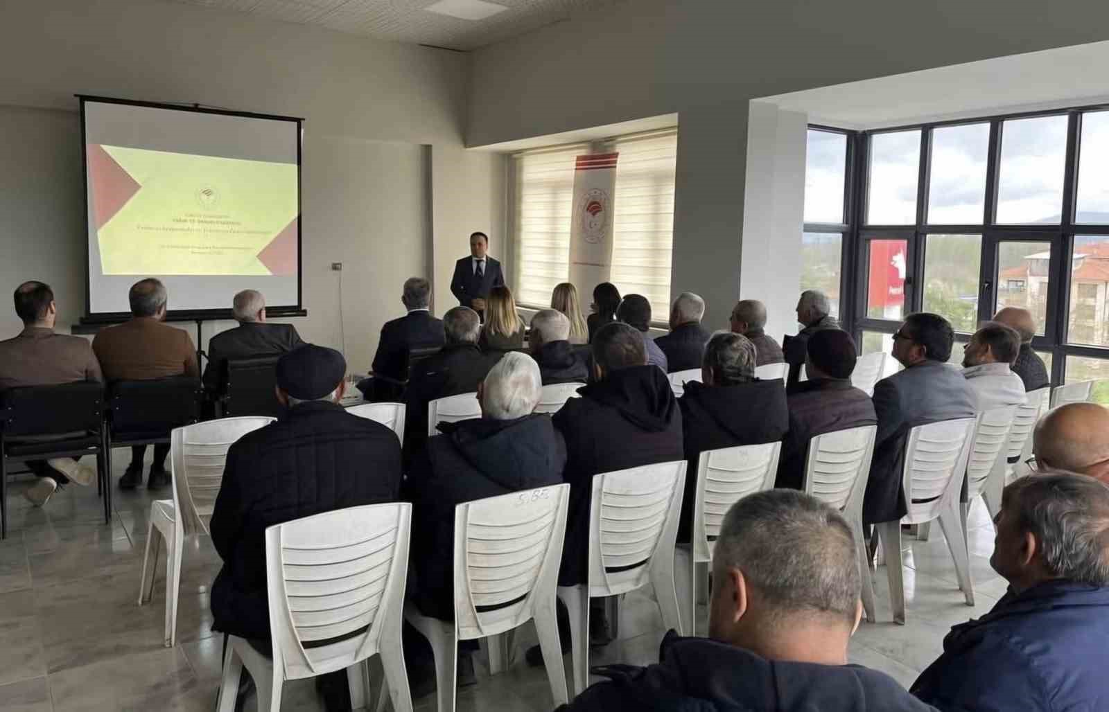 Simav'da kiraz üreticilerine eğitim desteği