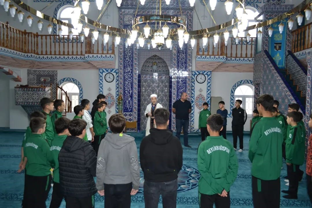 Gebze'de futbol ve manevi eğitim bir arada