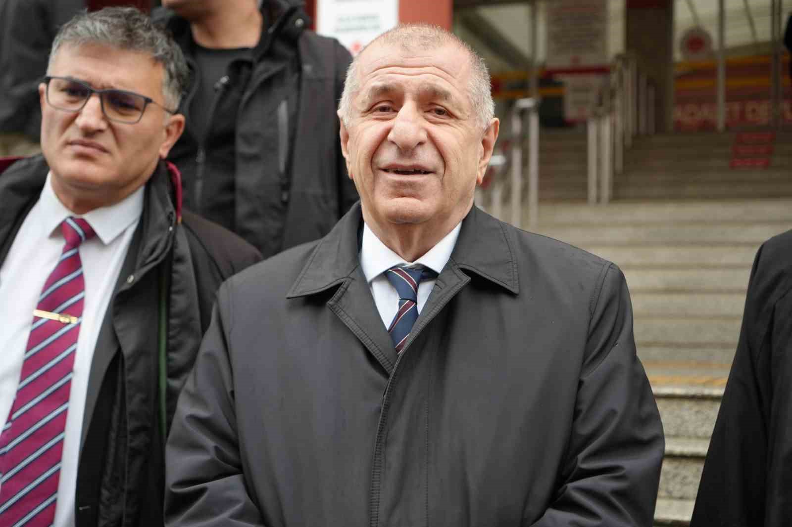 Ümit Özdağ, Kocaeli'de 'tehdit' suçlamasıyla hakim karşısına çıktı