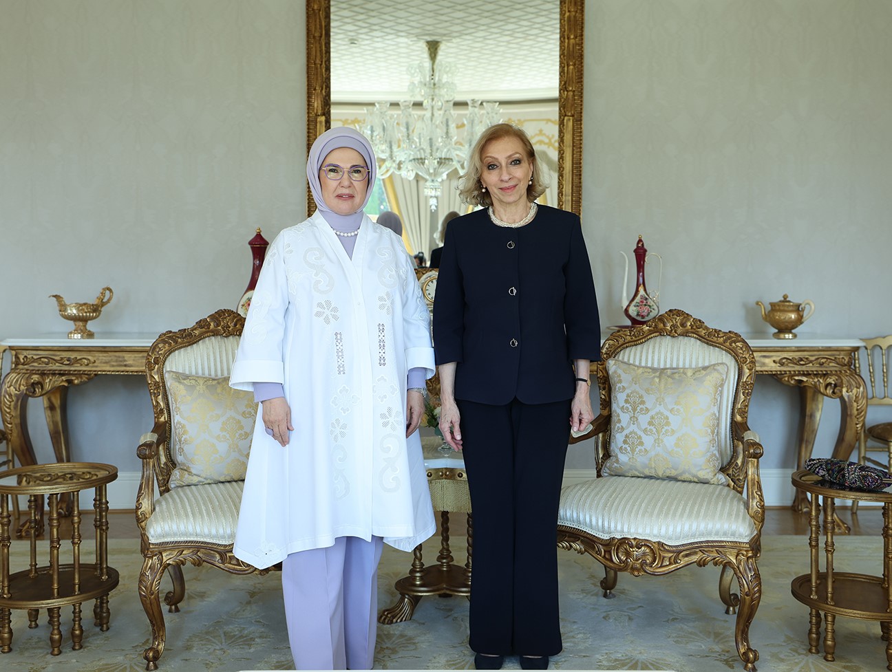 Emine Erdoğan, Lübnan Başbakanı'nın eşi Sahar Selam ile görüştü