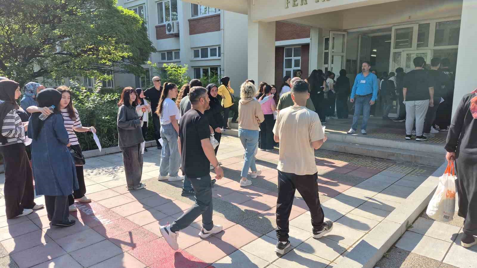 Adayı son anda sınava yetiştiren yakını: "Koş, ben mi koşacağım peşinden"