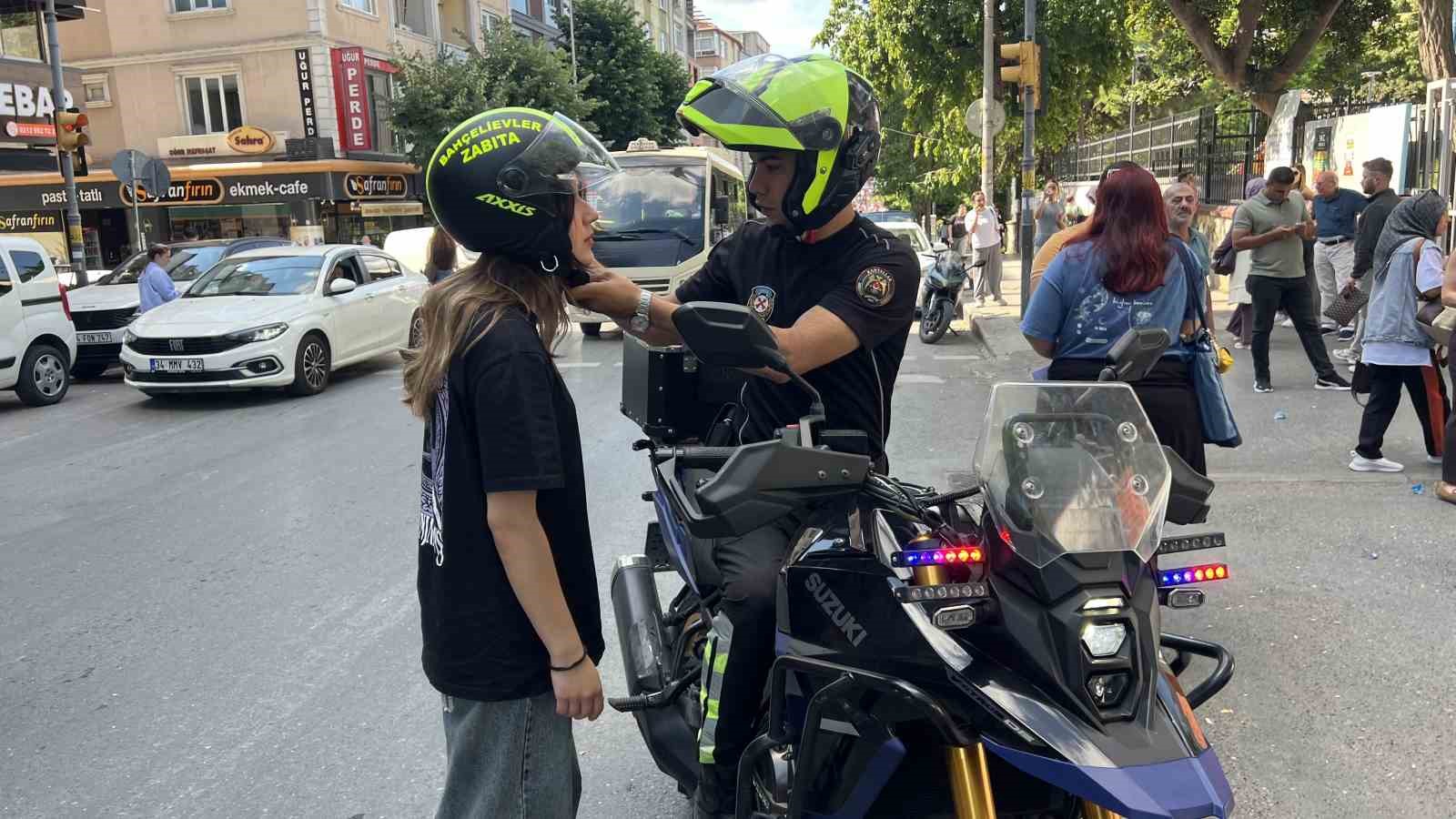 YKS’de zamana karşı yarış: Motorize zabıta ekipleri 11 öğrenciyi sınava yetiştirdi