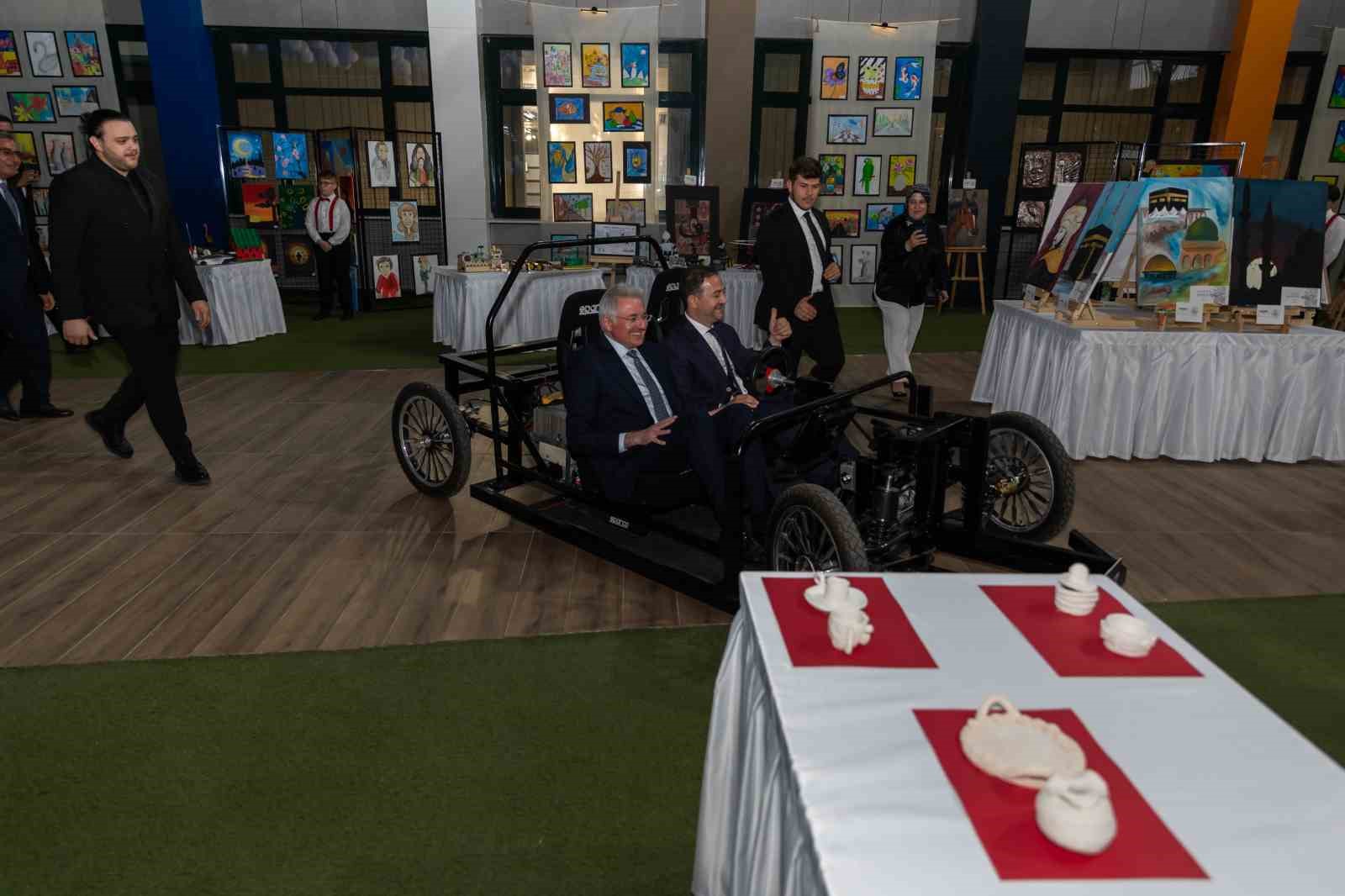 Erdem Koleji’nde mezuniyet heyecanı