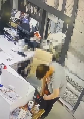 Çaldığı çantayla kaçan zanlı kısa sürede yakalandı