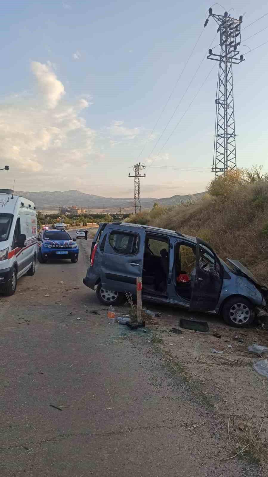 Elazığ'da trafik kazası: 4 yaralı