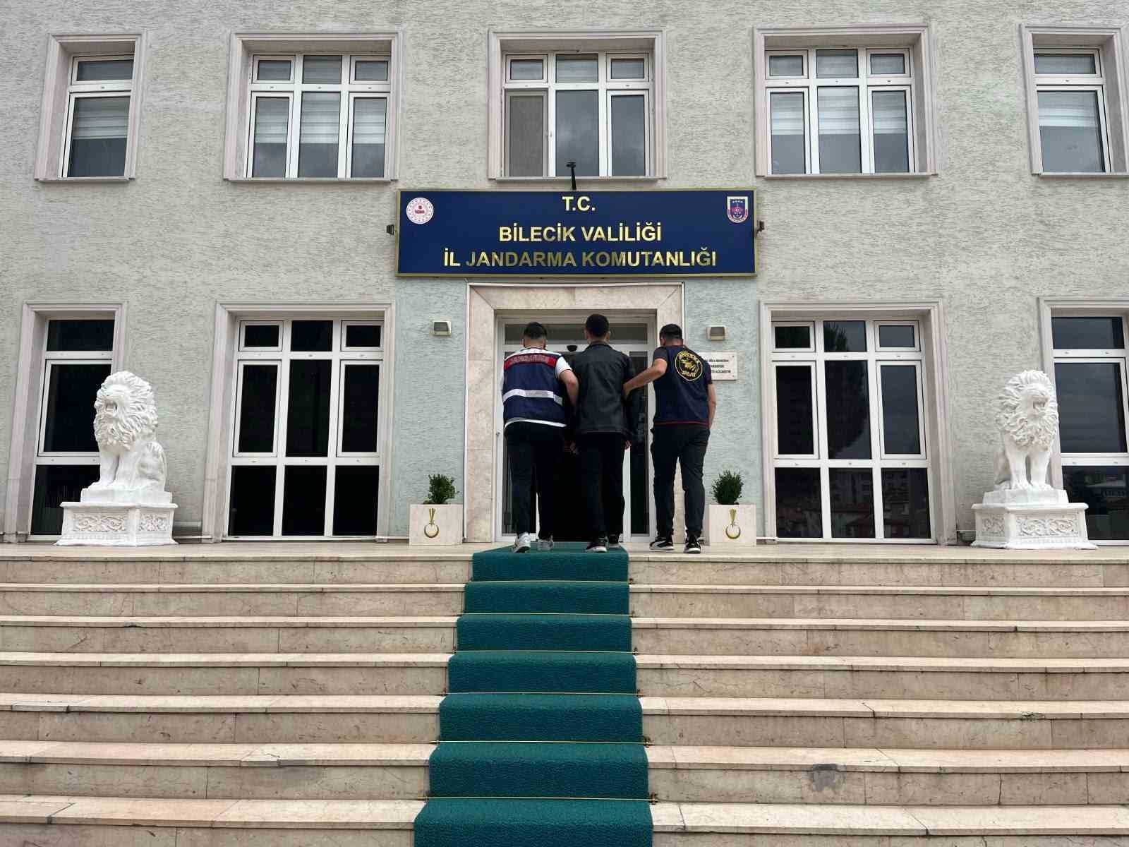 Bilecik'te dolandırıcılık operasyonu: 12 dijital materyale el konuldu