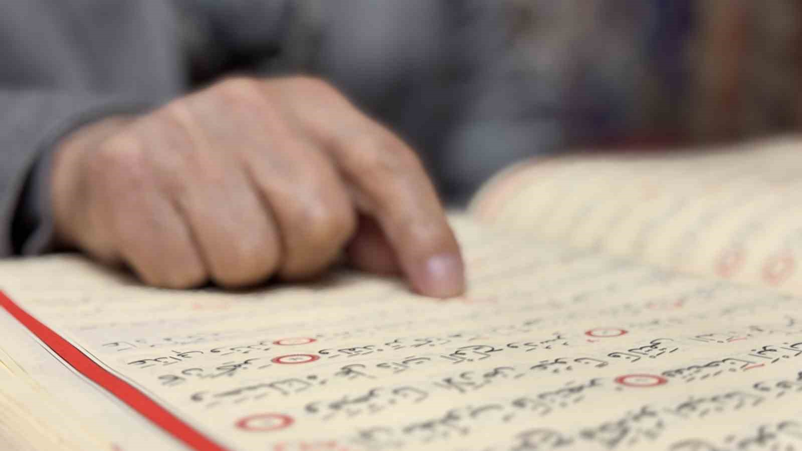 HERHANGİ BİR KURSA GİTMEDEN KENDİ İMKANLARIYLA ÜÇ YILDA HAFIZLIĞINI TAMAMLAYAN ÖNDER, ANKARA'DA GİRDİĞİ SINAVI KAZANARAK HAFIZLIK BELGESİ ALMAYA HAK KAZANDI.