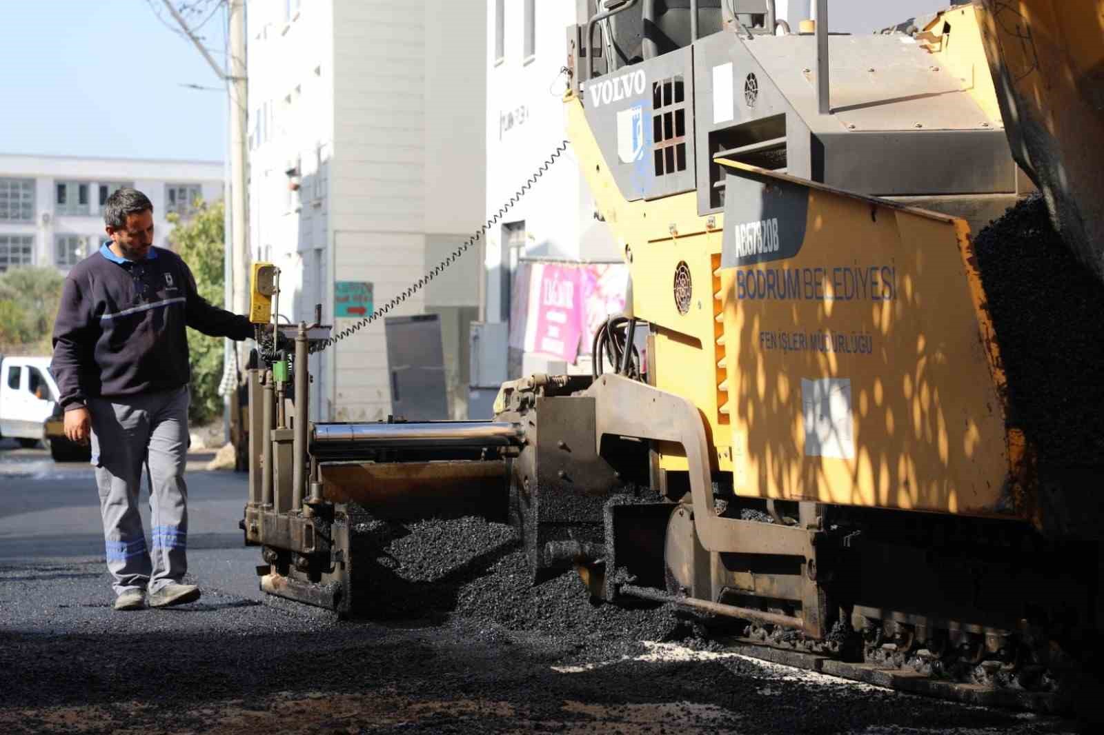 BODRUM’DA YOL ÇALIŞMALARI DÖRT MAHALLEDE SÜRÜYOR