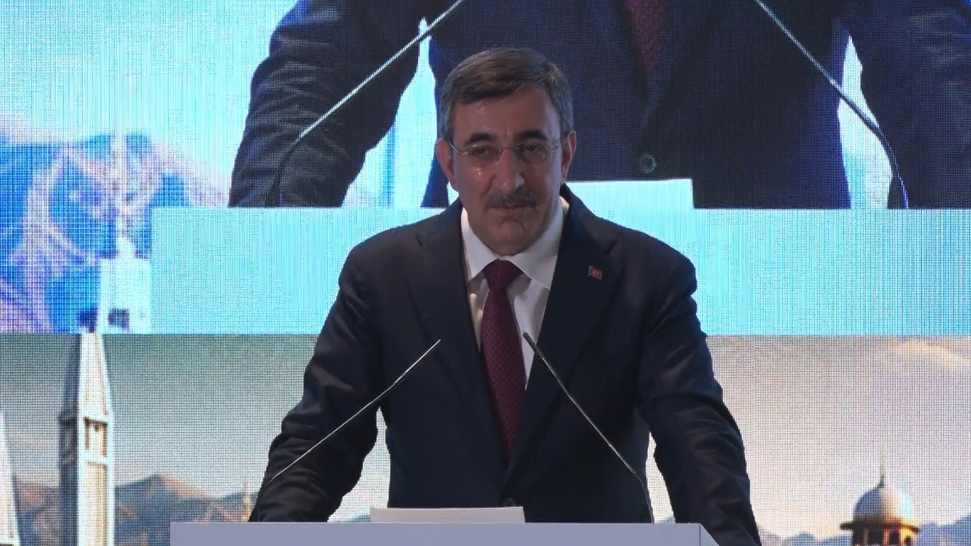 Cumhurbaşkanı Yardımcısı Yılmaz: 'Pakistan ile ikili ticaret hacmimizi yakın gelecekte 5 milyar dolara çıkarmayı hedefliyoruz'