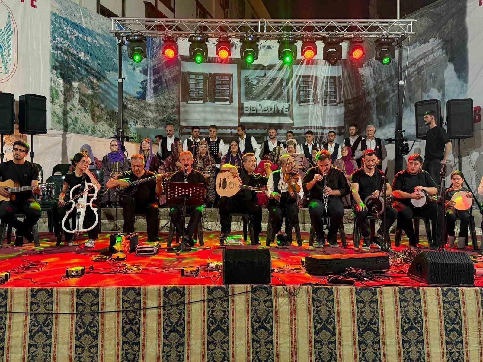 Sıladan Gurbete Eğin Fasılı'nda kültür ve coşku bir araya geldi