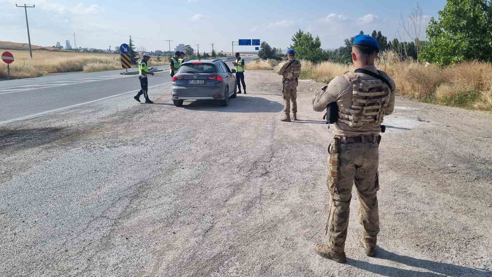 Bilecik'te jandarma denetimlerinde 73 bin 377 lira ceza kesildi