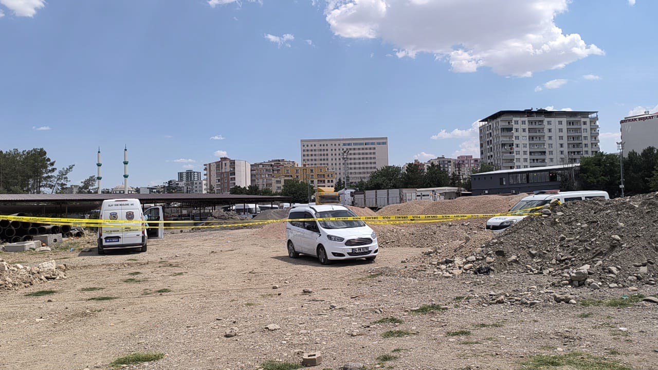 Batman'da 7 aylık hamile eski eşini öldüren şahıs Siirt'te aranıyor