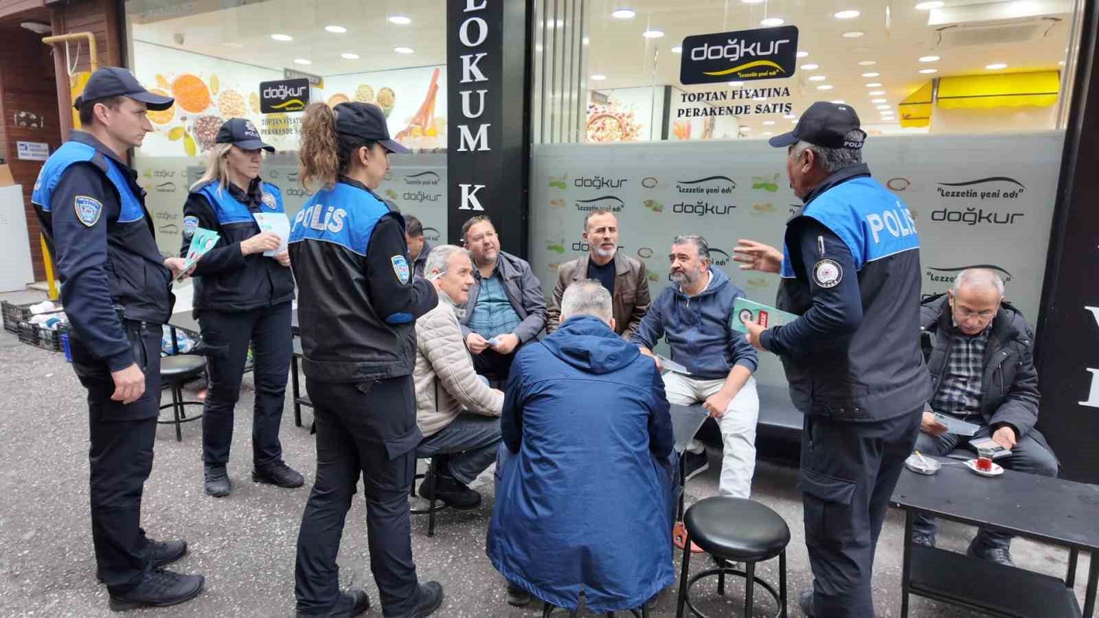 TOPLUM DESTEKLİ POLİSLİK ŞUBE MÜDÜRLÜĞÜ EKİPLERİ, “GÜVENLİ MAHALLEM, GÜVENLİ EĞİTİM” PROJESİ KAPSAMINDA İLKADIM İLÇESİNDE BİLGİLENDİRME ÇALIŞMASI GERÇEKLEŞTİRDİ.
