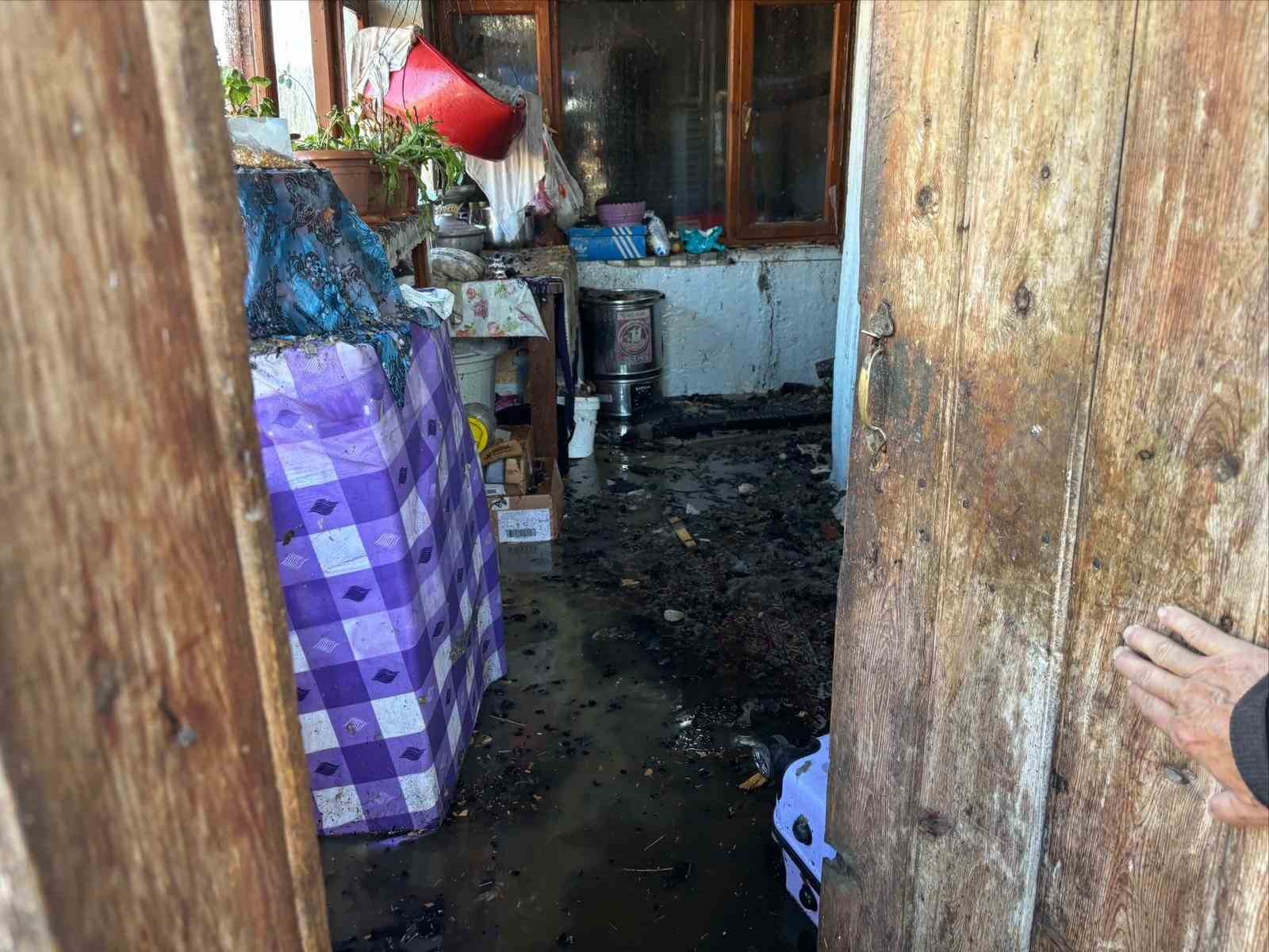 Bilecik'te kullanılmayan kömür kazanından yangın çıktı