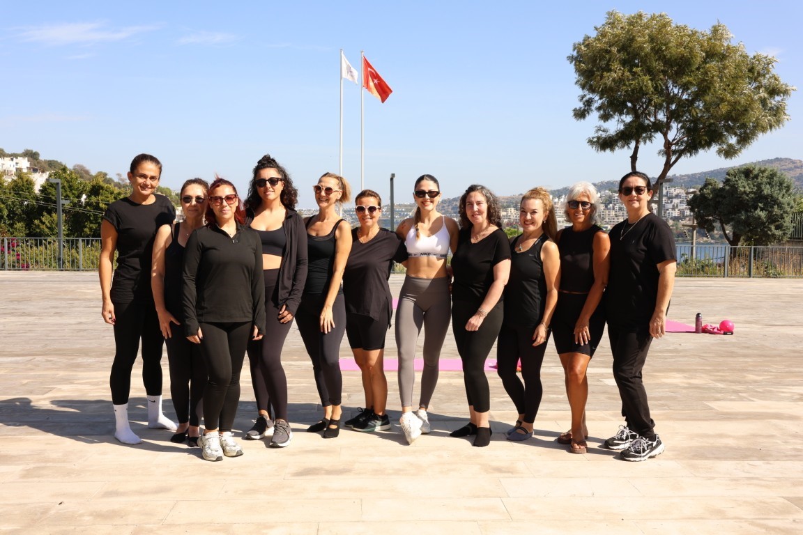 BODRUM BELEDİYESİ SERBAY ILICAK SPOR VE KÜLTÜR KOMPLEKSİNDE DÜZENLENEN PİLATES DERSLERİ VATANDAŞLARDAN BÜYÜK İLGİ GÖRÜYOR.