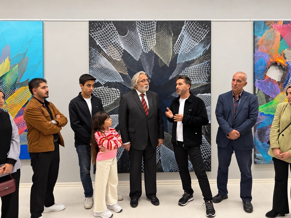 RESSAM ALİ İRGİN, SANKO SANAT GALERİSİNDE "SONSUZLUK AĞLARI" TEMALI RESİM SERGİSİ AÇTI.