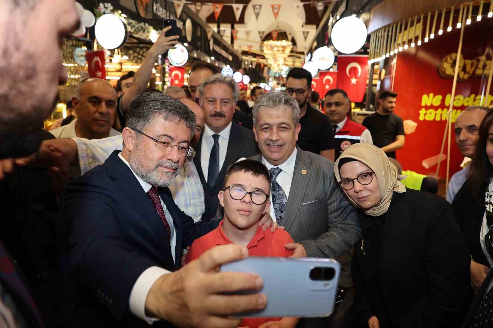 Çarşı Melikgazi, bakan Yumaklı’nın katılımıyla resmen açıldı