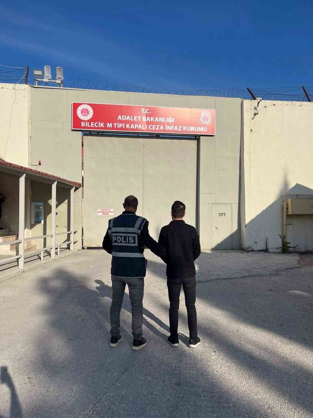 'Adınıza kredi çekildi' dedi, 6 bilezik ve altınları aldı