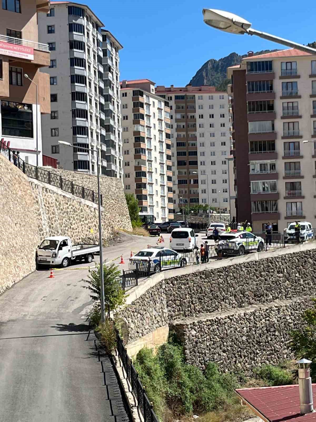 Gümüşhane’de direksiyon başında fenalaşan sürücü hayatını kaybetti