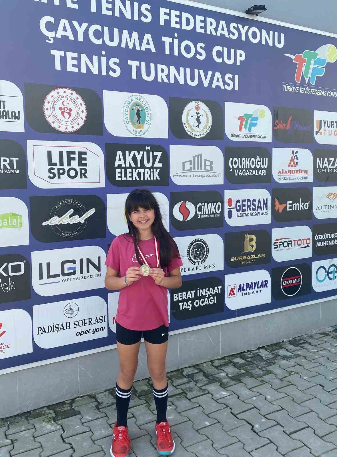 Eskişehirli tenisçi Zonguldak'ta şampiyon oldu