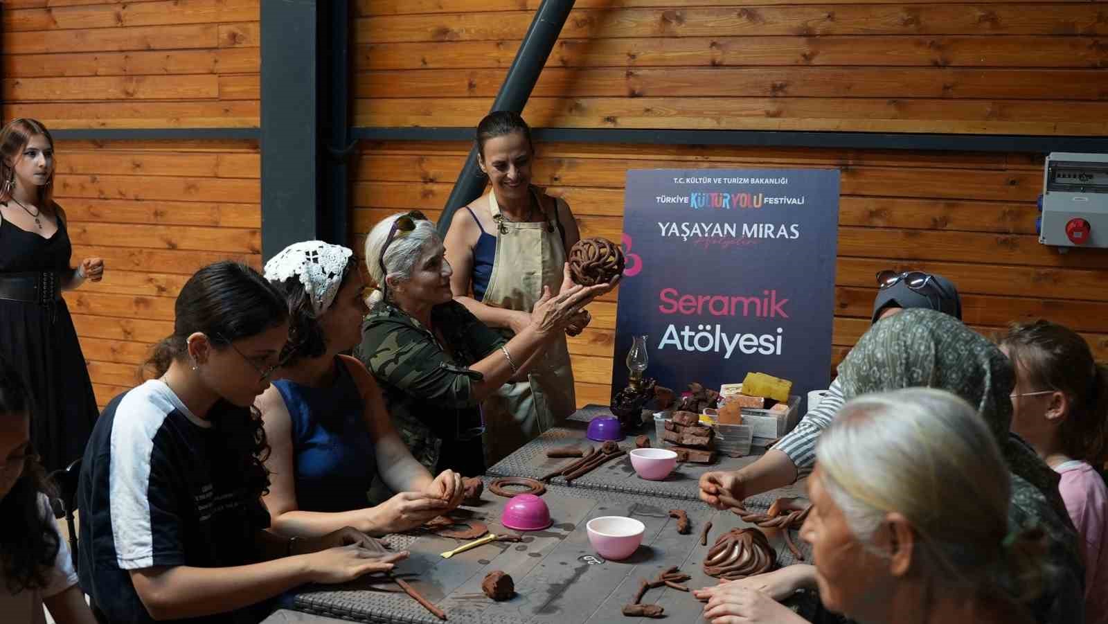 Çanakkale’de festivalin ikinci günü atölye ve çocuk etkinlikleriyle renklendi