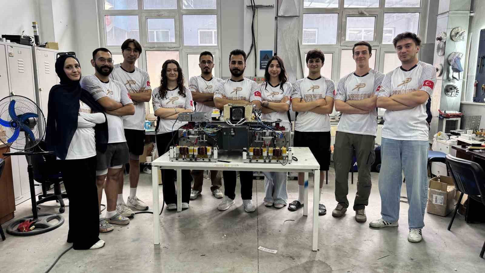 Mühendislik öğrencileri geliştirdikleri Hyperloop aracıyla TEKNOFEST’te birinciliği hedefliyor