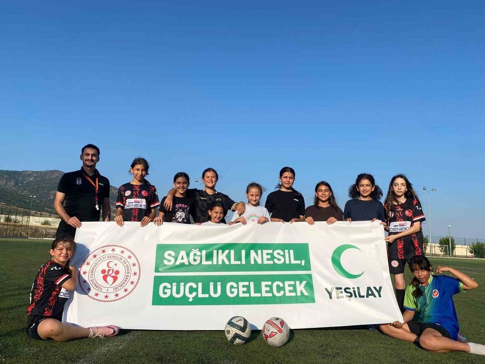 Buharkent'te uyuşturucuyla mücadeleye futbol desteği